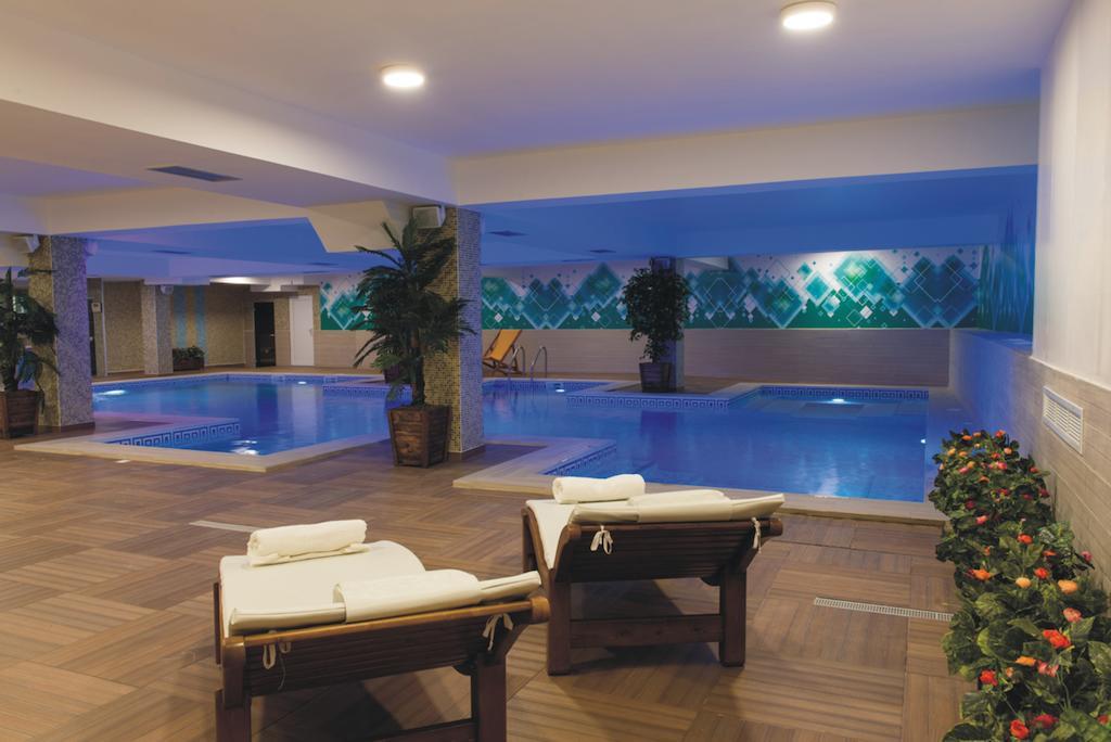 Tcc Grand Plaza Hotel Скопие Екстериор снимка