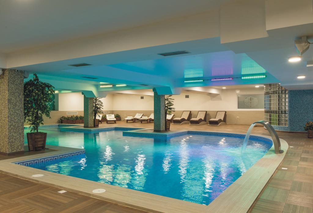 Tcc Grand Plaza Hotel Скопие Екстериор снимка