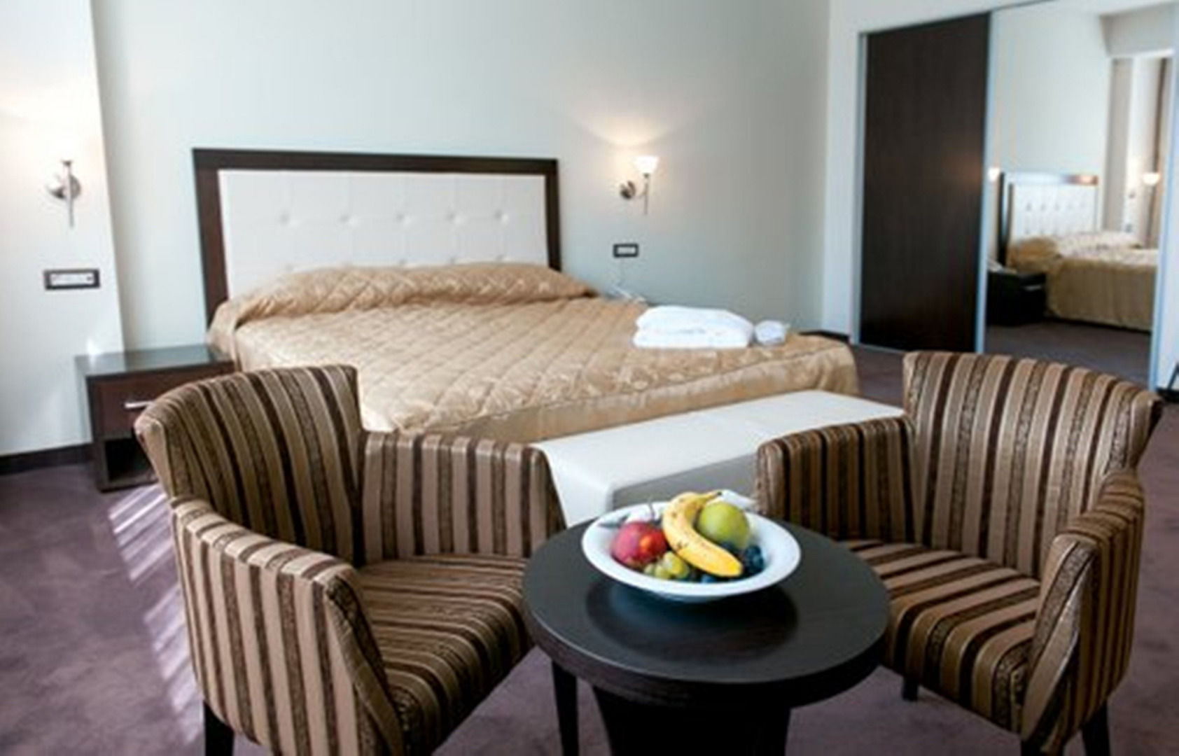 Tcc Grand Plaza Hotel Скопие Стая снимка