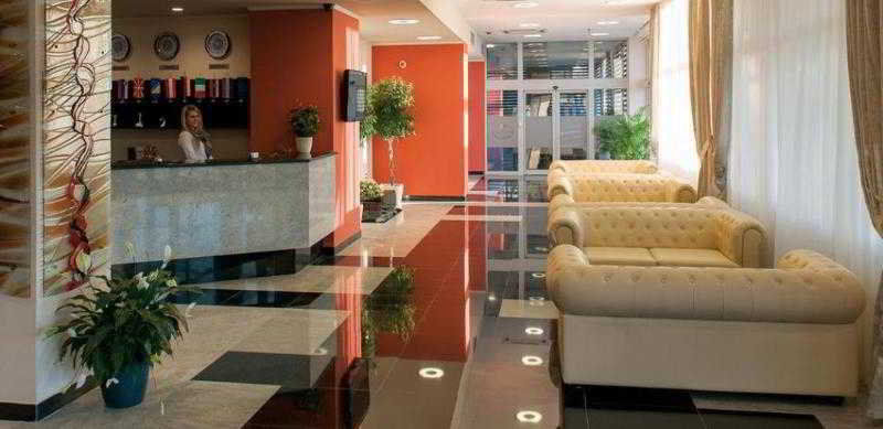 Tcc Grand Plaza Hotel Скопие Екстериор снимка