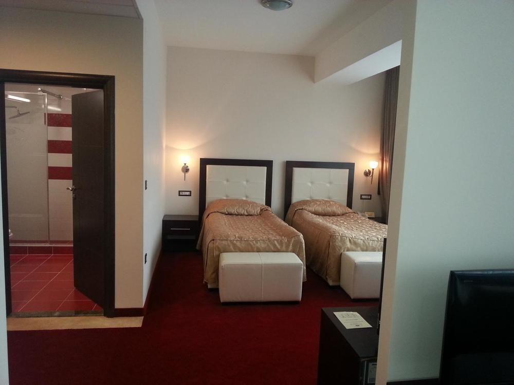 Tcc Grand Plaza Hotel Скопие Екстериор снимка