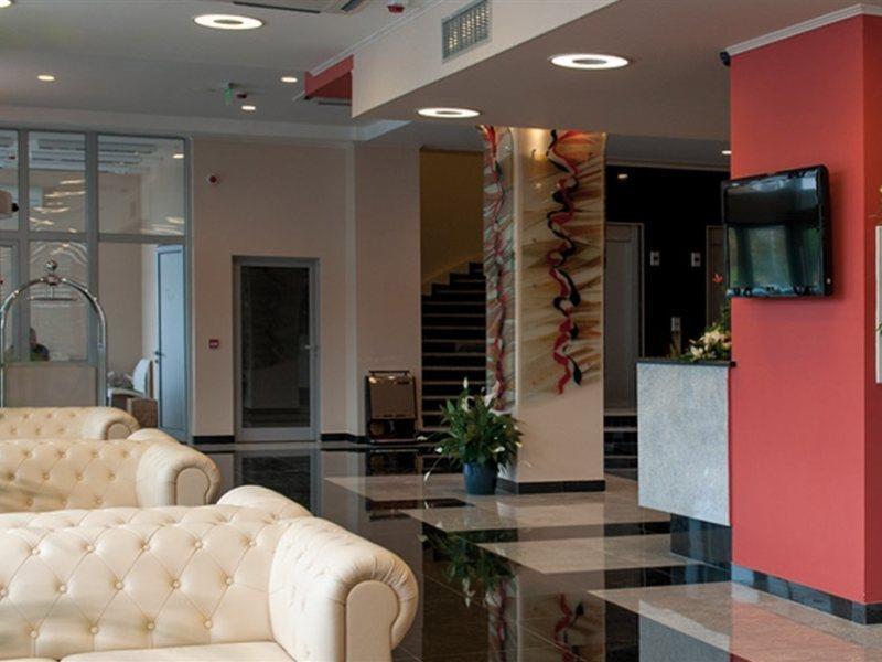 Tcc Grand Plaza Hotel Скопие Екстериор снимка