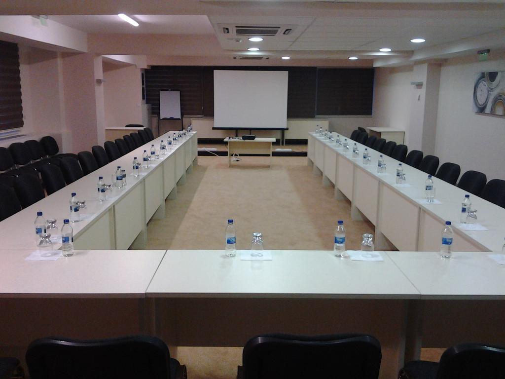 Tcc Grand Plaza Hotel Скопие Екстериор снимка